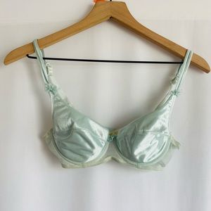 Vintage Victoria’s Secret mint bra